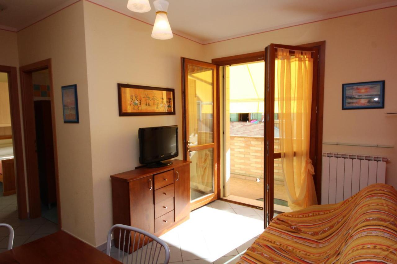 Residence Sole E Mare Appartamenti Росолина Маре Екстериор снимка