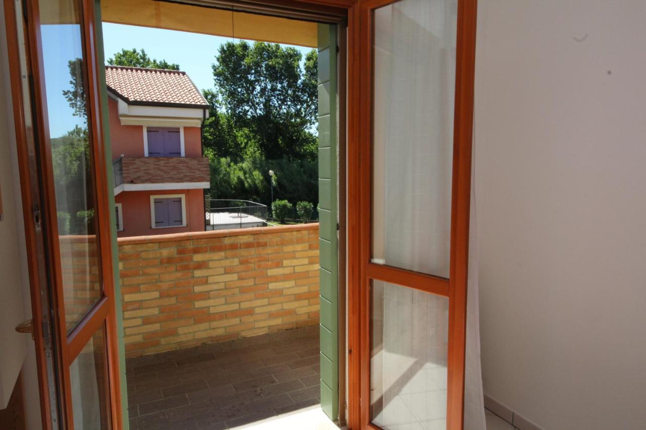 Residence Sole E Mare Appartamenti Росолина Маре Екстериор снимка