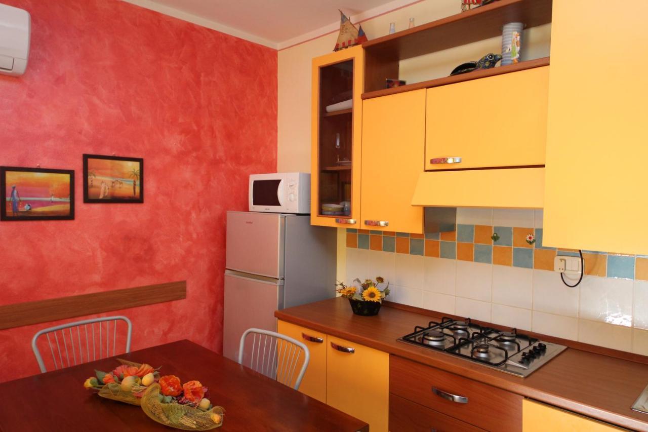 Residence Sole E Mare Appartamenti Росолина Маре Екстериор снимка