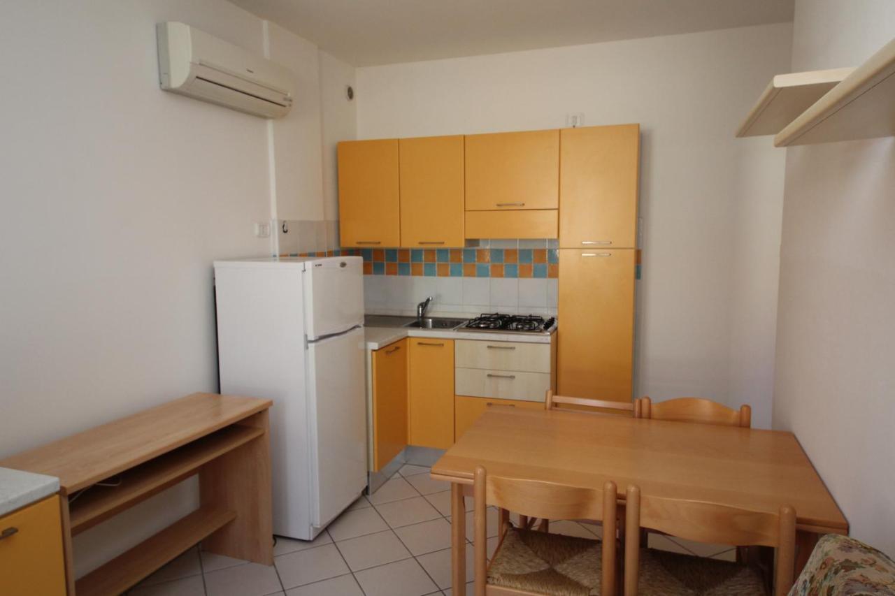 Residence Sole E Mare Appartamenti Росолина Маре Екстериор снимка